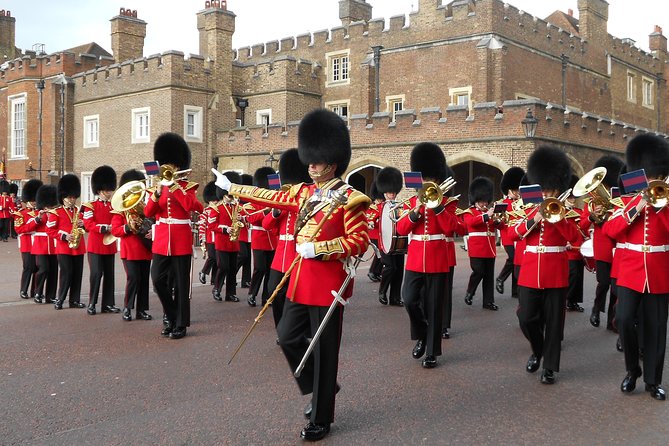 Changing of the Guard Guided Walking Tour in London - Meeting at Piccadilly: The Start Point and What to Expect