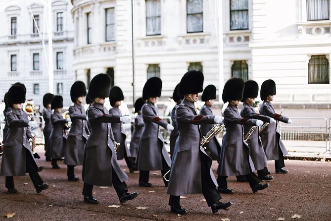 Changing of the Guard Guided Walking Tour Semi-Private 12ppl Max - Stop 2 and Stop 3: Admiralty Arch as the Bridge Between Monuments