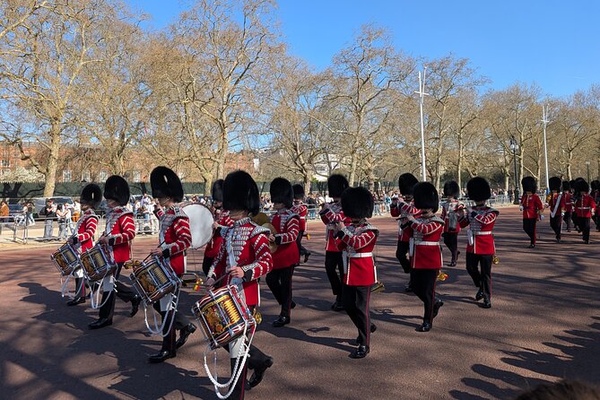 Changing of the Guard Guided Walking Tour & Westminster Landmarks - Starting at Waterloo Place: A Simple Way to Get Oriented