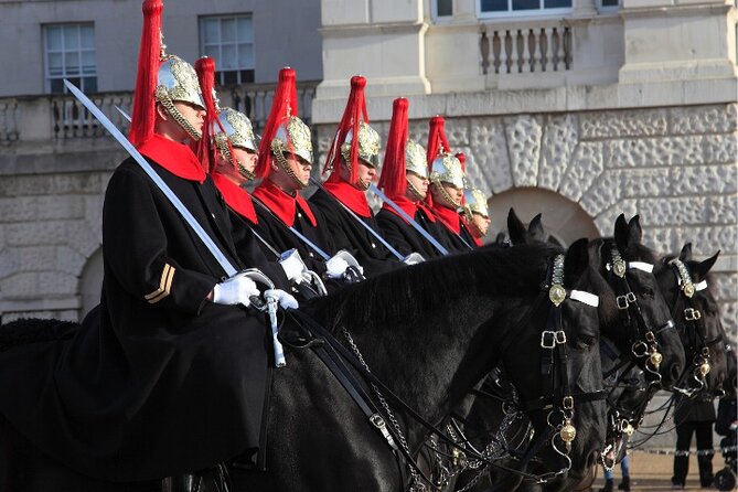 Changing of the Guard Small-Group Walking Tour in London - Horse Guards Parade and your Royal Horseguards photo moment