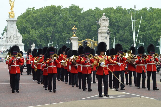 Changing of the Guard Walking Tour - Why This Changing of the Guard Tour Beats Wandering Alone