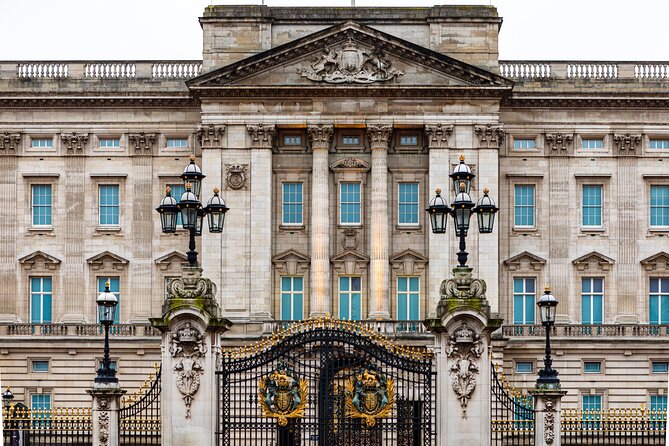 Changing of the Guard Walking Tour - Guides Make the Difference: Front-Row Viewing and Crowd Navigation