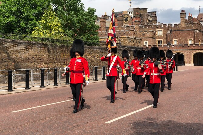Changing of the Guard Walking Tour - Stop 1: The Changing of the Guard and Your Best Chance to See It Clearly