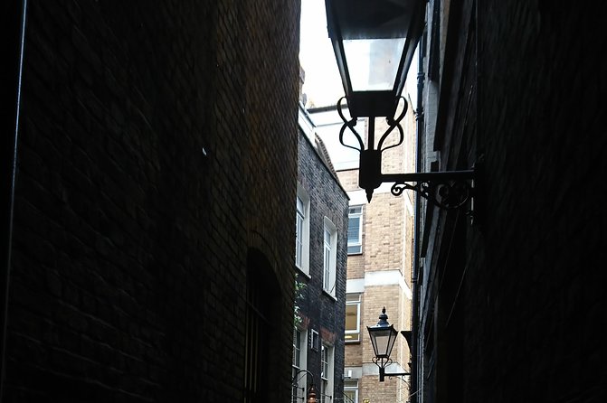 Charles Dickens Old London - Very Small Group Tour - Royal Exchange: Scrooge’s world, trading-floor echoes, and city power