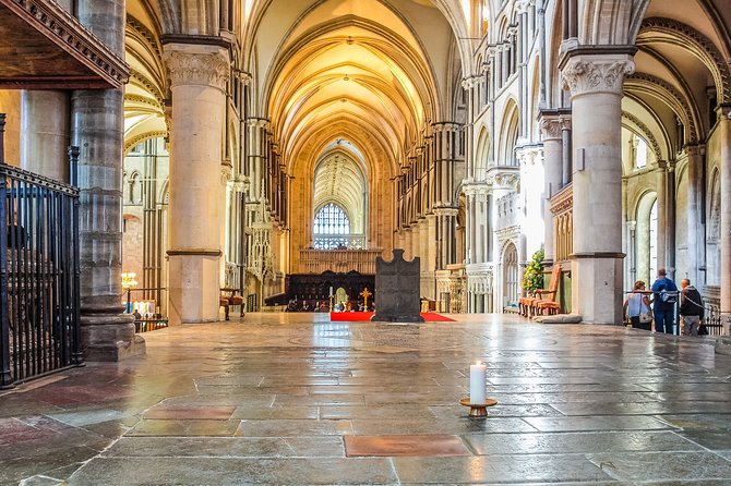 Christmas in Canterbury, Dover and Greenwich with Christmas Lunch - Canterbury Cathedral and the Christmas Sung Eucharist: what the service experience really means