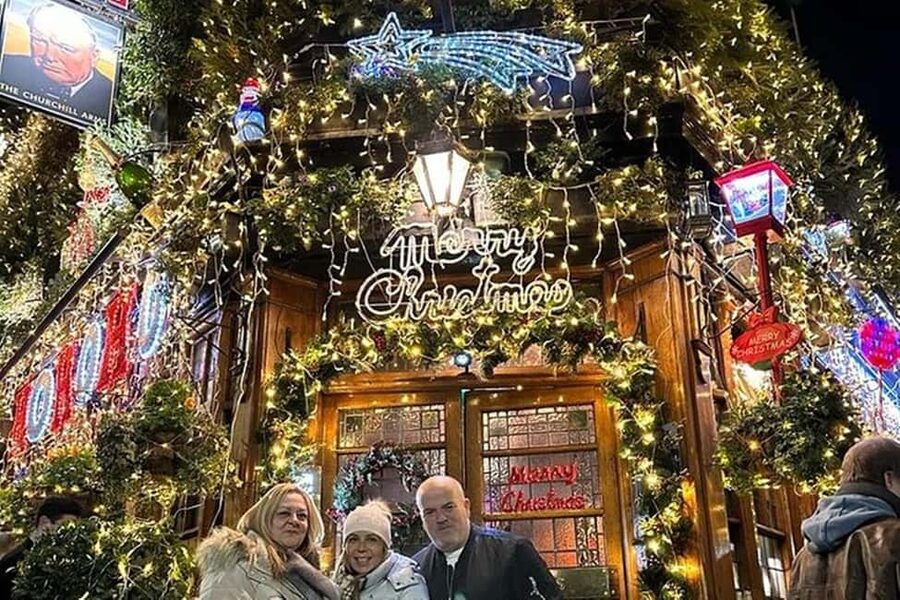Christmas Lights Taxi Tour with Hotel Pickup - Shopping and Christmas Markets: South Bank and Leicester Square Stops