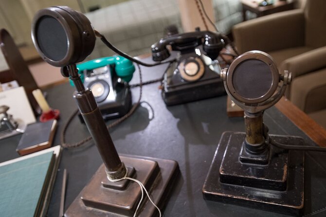 Churchill War Rooms "Behind The Glass" and Private Car Tour - Churchill War Rooms Behind the Glass: Underground Command, Not Just a Display