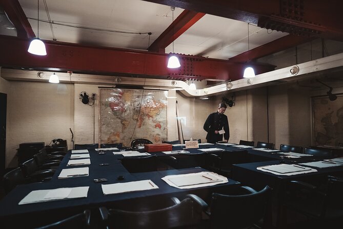 Churchill War Rooms & Wartime London Walk - Exclusive Guided Tour - Horse Guards Parade at Whitehall: a fast photo with real context