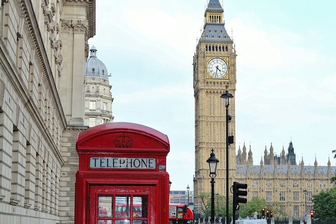 City Hike London (with Borough Market Lunchbreak) - St James’s Park, Green Park, and the royal buildings walk-through