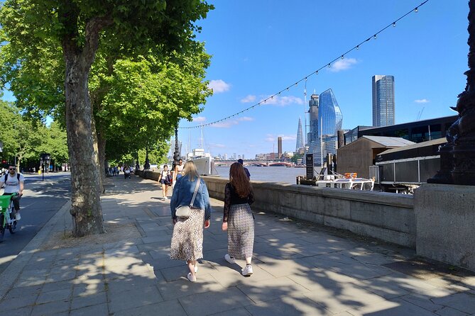 City Hike London (with Borough Market Lunchbreak) - Victoria Embankment to St Paul’s: river views and a close-up moment