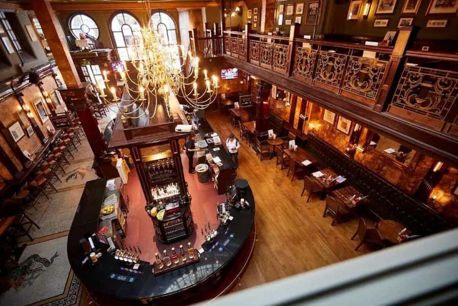 City of London Historic Pub Tour with Beers and Bar Snacks - Cannon Street to Leadenhall Market: a fast route into the City