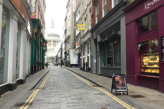 City of London Walking Tour - Roman Wall of Londinium to The Gherkin: Seeing the City’s Layers in Motion