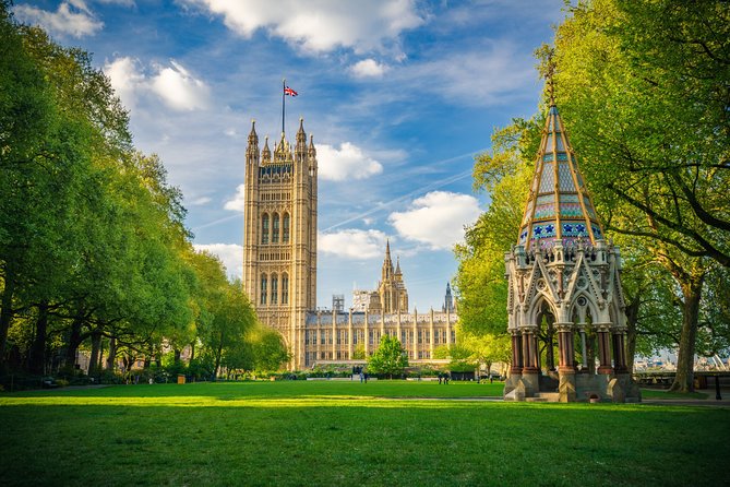 Classic London Tour & Changing the Guards— History In Action - Whitehall and Horse Guards Parade: where Henry VIII’s tournaments echo