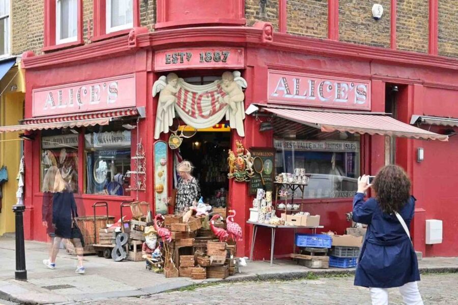 Colourful Notting Hill Photography Tour - Who should book this Notting Hill photography tour?