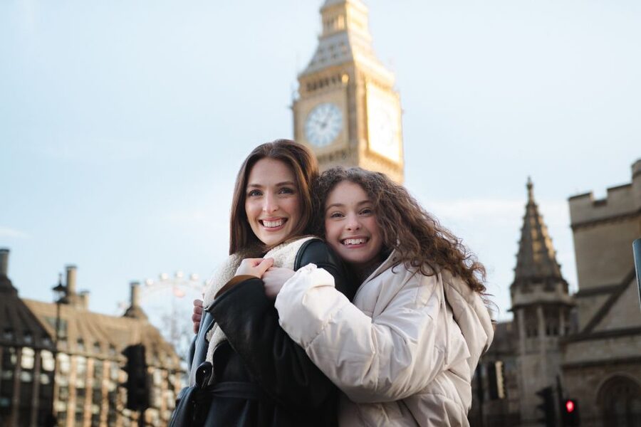 Couple’s photo: Romantic photoshoot in London - The Big Ben Photo Stop: Iconic, Without the Ticket Hassle
