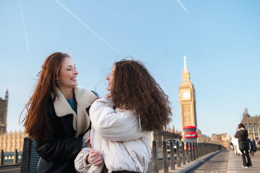 Couple’s photo: Romantic photoshoot in London - Professional Editing and the 48-Hour Photo Delivery