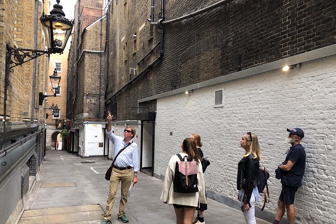 Crime and Policing London Walking Tour - Northumberland Avenue: A Sherlock Holmes Pub Break and Then Great Scotland Yard