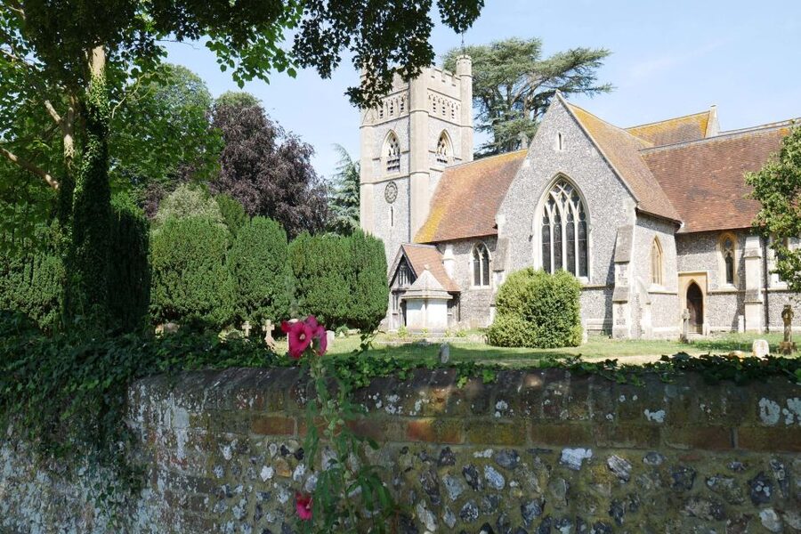 Day-Tour of the Midsomer Murders Locations - Coach time, narrow roads, and that 9-hour feel