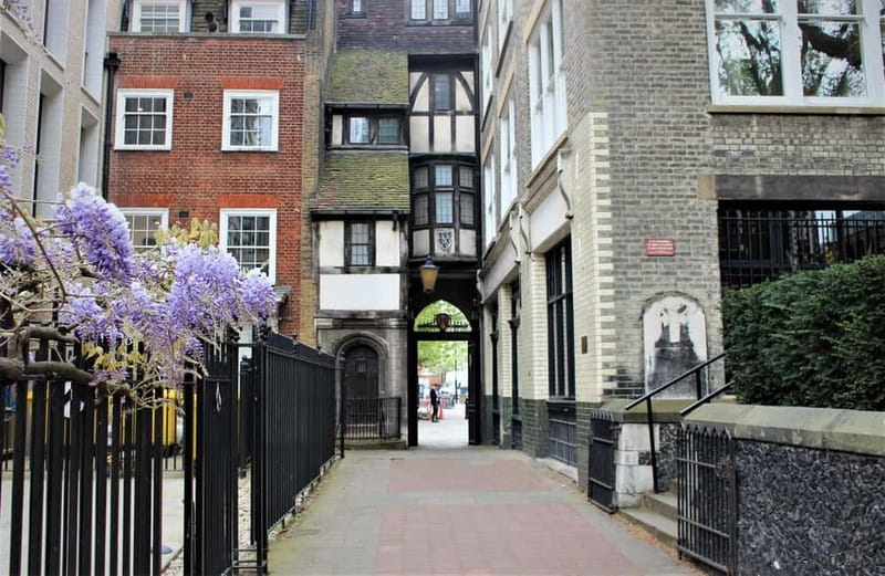 Disastrous London: Plague, Fire, and Revolution - 1381 Peasants’ Revolt: Walking a Political Battlefield From the Poll Tax to a Lord Mayor