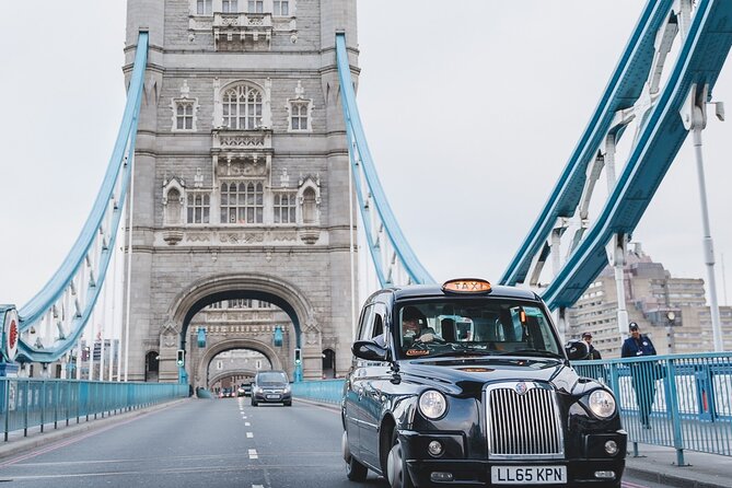 Discover London in a Panoramic Black Cab - Buckingham Palace Stop: A Royal Start With a Quick Photo Window