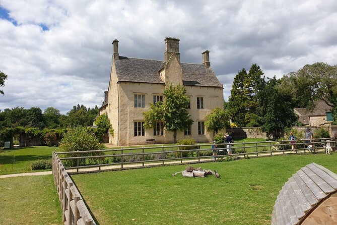 Downton Abbey Day In The Cotswolds Tour - A Drive Through Swinbrook and Other Story-Painted Villages