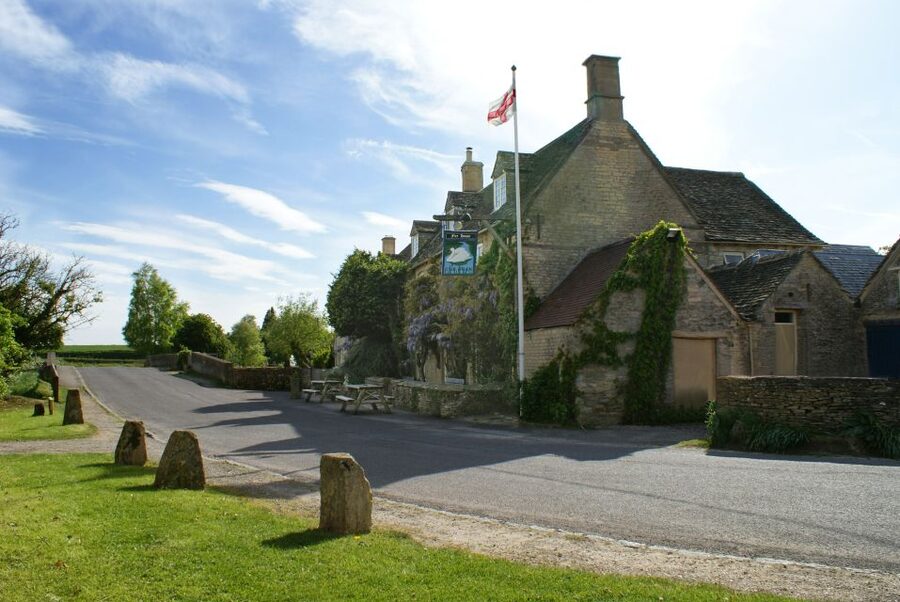 Downton Abbey Film Locations & Blenheim Palace Day Tour - Cogges’ Yew Tree Farm: The Tenant Farmer Story Behind the Scenes