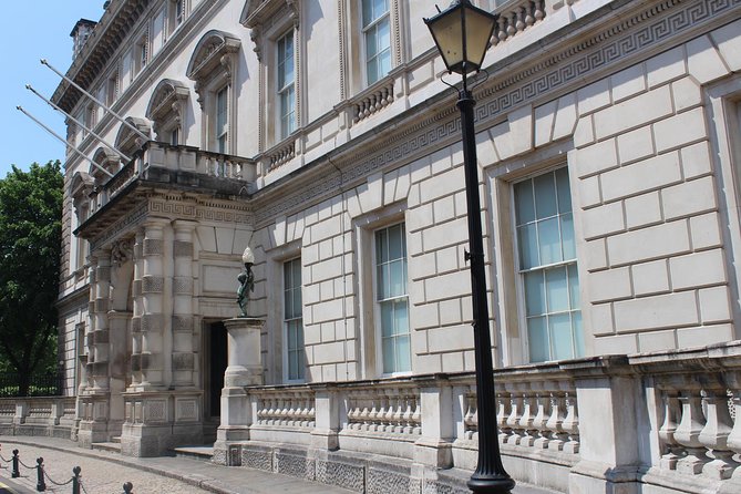Downton Abbey London Walking Tour - Why This Downton Abbey Walking Tour Feels Different Than a Generic London Walk