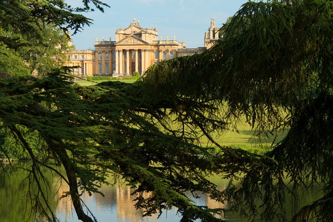 Downton Abbey sites, Cotswolds and Blenheim Palace from London - Shilton and the Swan Inn photo stop: ponds, bridges, and Lady Sybil energy