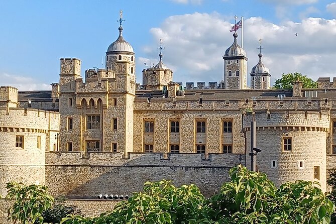 Easy Access Tower of London Crown Jewel Torture and Executions - The 11th-century Tower route: executions, prisons, and the places to picture