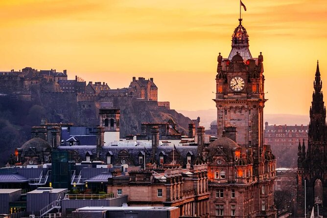 Edinburgh Rail Trip from London with Castle entry and Hop-on Hop-off bus - St Giles, Royal Mile, and Old Town: how to use your walking time