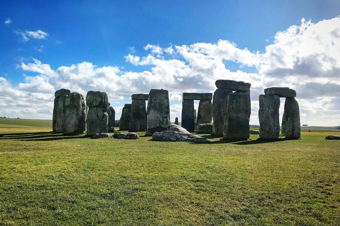 England in One Day: Stonehenge, Bath, the Cotswolds and Stratford-upon-Avon Day Trip from London - The big idea: see four icons without switching trains