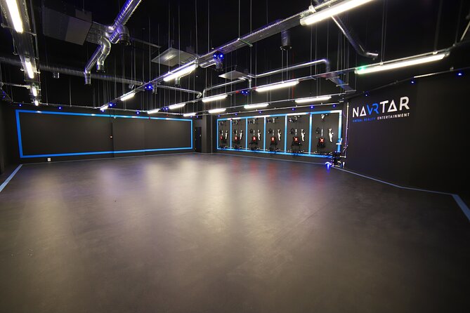 Epic 60 Minute Free-Roam Virtual Reality Experience at Navrtar - Arena warm-up: multiplayer mini-games that get you moving