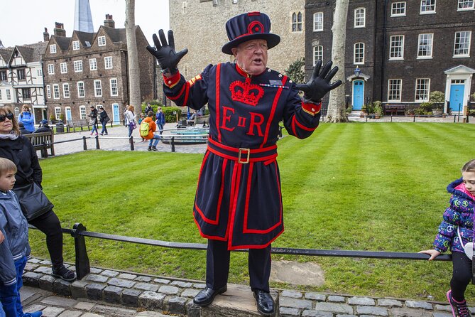 Exclusive Beefeater Meet & Greet at the Tower of London - White Tower and Royal Armouries: the medieval part that rewards time