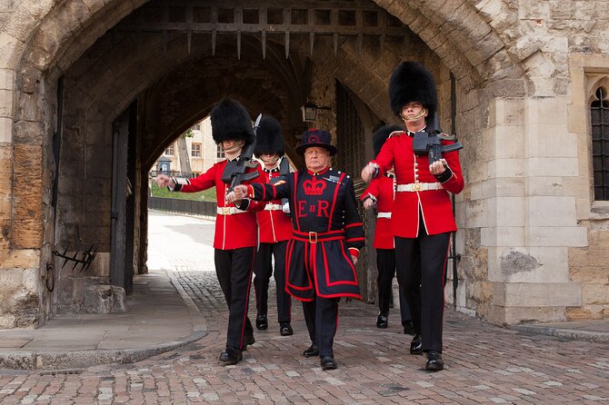Exclusive Beefeater Meet & Greet at the Tower of London - Exploring at your own pace: where this tour gives you freedom and where it doesn’t