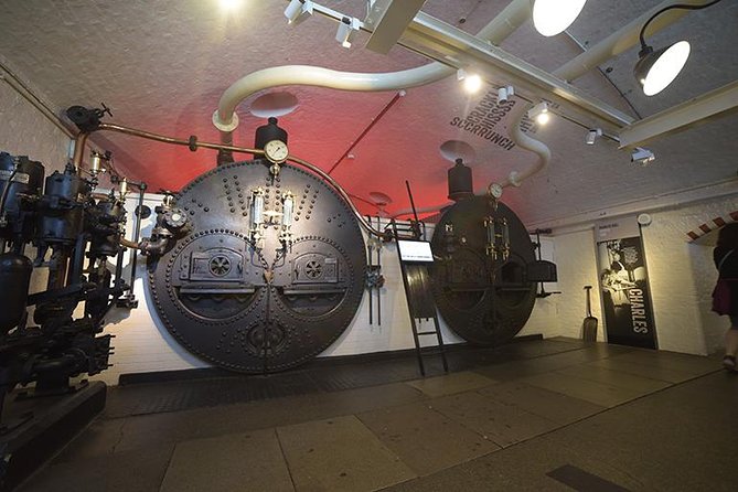 Explore Tower Bridge & London's Top 30 Landmarks Tour - Getting around with Tube rides, timing, and step-count reality
