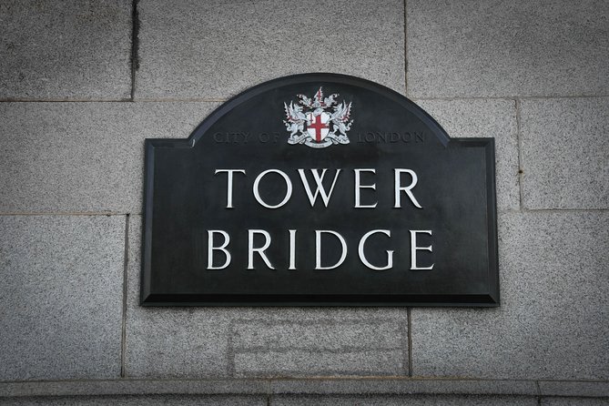 Explore Tower Bridge & Westminster Walking Tour - Buckingham Palace and Green Park: Royal Sights Without the Guesswork