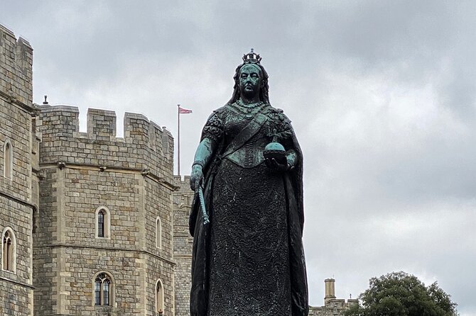 Explore Windsor Castle and Hampton Court Palace - Hampton Court Palace: Henry VIII to King William, Plus Kitchens and Gardens