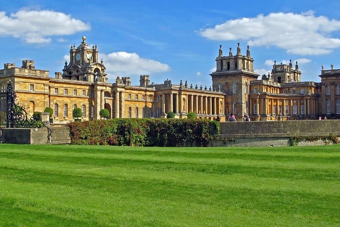 Extended Cotswolds Visit and Blenheim Palace with Cream Tea - Bourton-on-the-Water and Lunch at a Countryside Pub