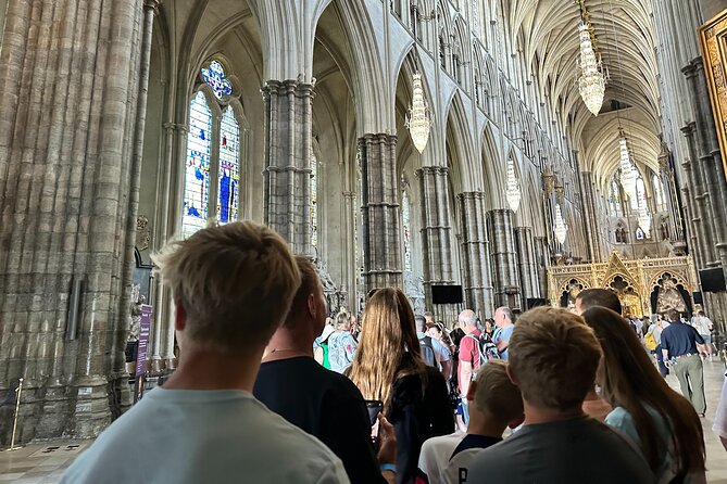 Fast Access Westminster Abbey Private Tour with a London Blue Badge Guide - Meeting at Dean’s Yard and getting your bearings fast