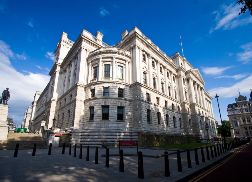Fast Track Churchill War Rooms and London Highlights Tour - Westminster highlights: Big Ben, Parliament, Downing Street, and the memorials in between
