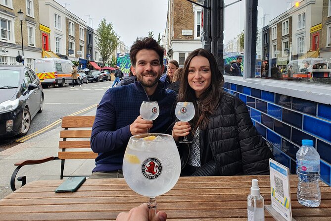 Food and Drink Walking Tours in West London's Notting Hill Area - Notting Hill bookshop and the Blue door moment