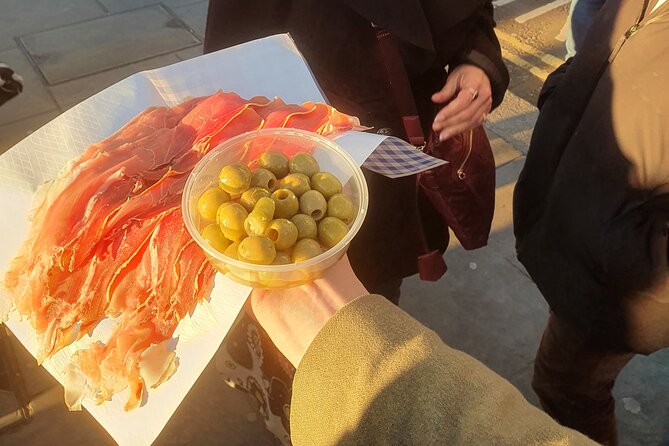 Food and Drink Walking Tours in West London's Notting Hill Area - Price and value: what $103.29 buys you here