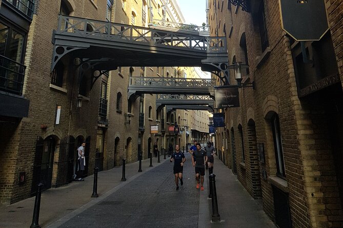Food & drink walking tour in South East London. Bermondsey - Borough Market. - Tower Bridge to Shad Thames: the landmark opener that sets the tone