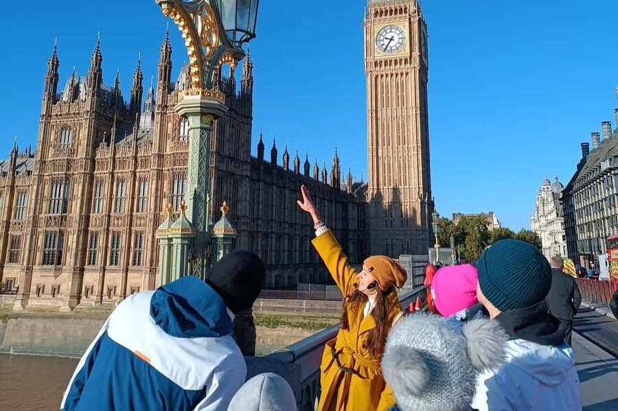 For Russian Speakers: London Tour with a Qualified Guide - St James’s Park: the breather that makes the politics easier to digest