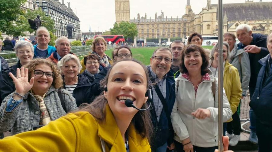 For Russian Speakers: London Tour with a Qualified Guide - 10 Downing Street and Buckingham Palace: seeing power up close