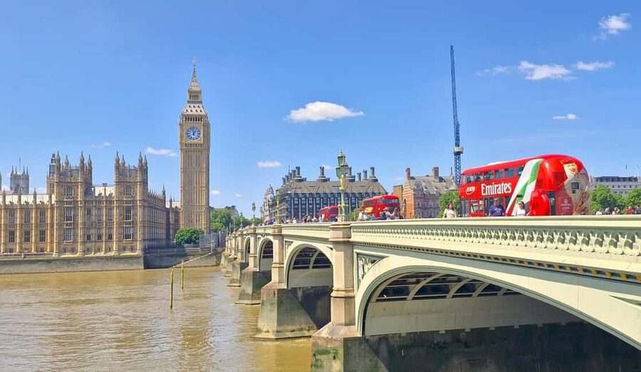 For Russian Speakers: London Tour with a Qualified Guide - Green Park finish: ending where you can actually breathe