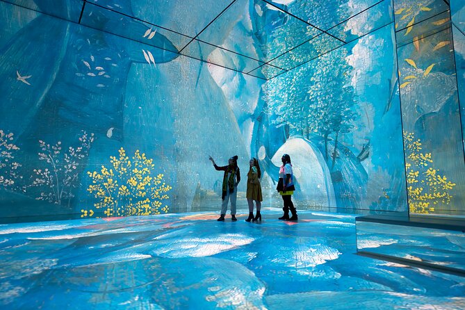 Frameless - Immersive Art Experience in London - Gallery 4: The Art of Abstraction (A Digital Maze of Moving Shapes)