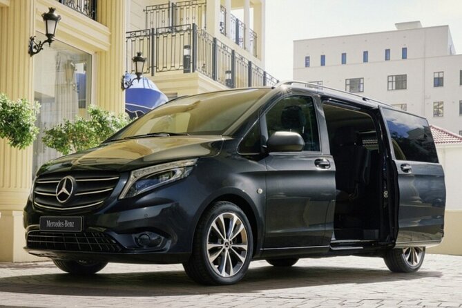 From Heathrow Airport to Southampton Private Chauffeur Service - In the Car Comfort: Wi‑Fi, Chargers, Water, and Air Conditioning