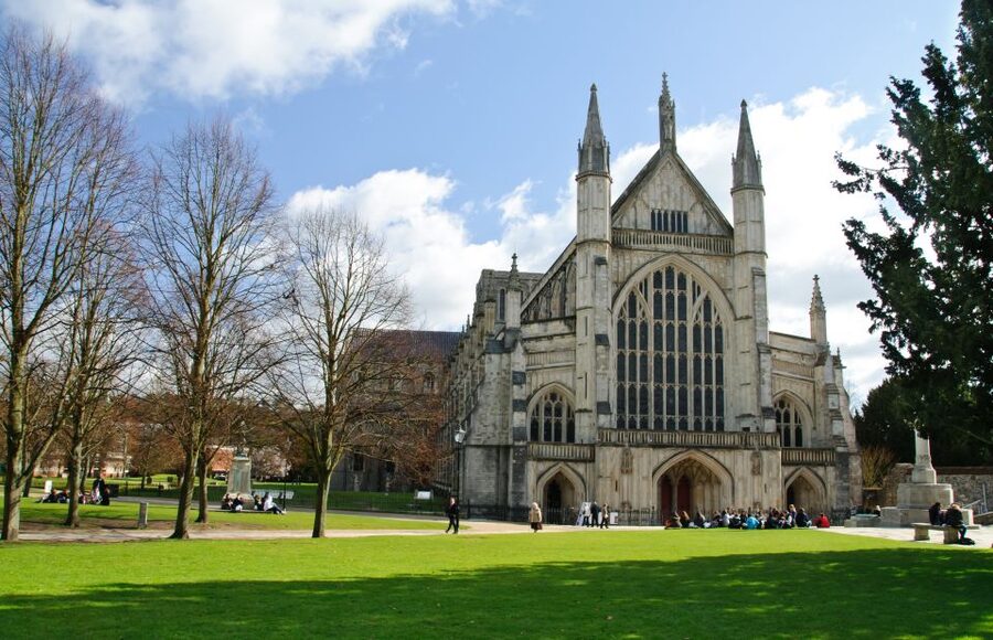 From London: 3-day Isle of Wight & the Southern Coast Tour - From London to the ferry: getting started the easy way