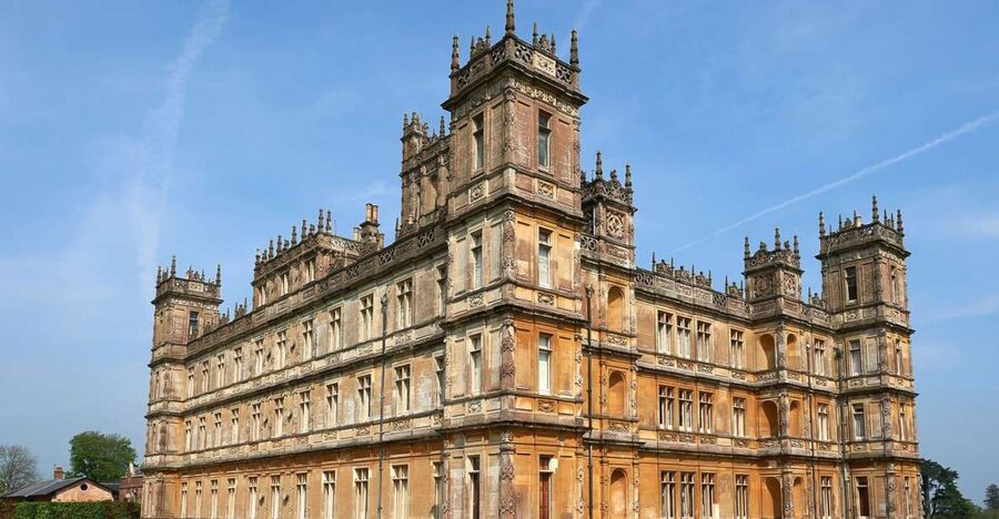 From London: Downton Abbey and Village Coach Tour - From Gloucester Road to Oxfordshire: the coach ride that sets the tone